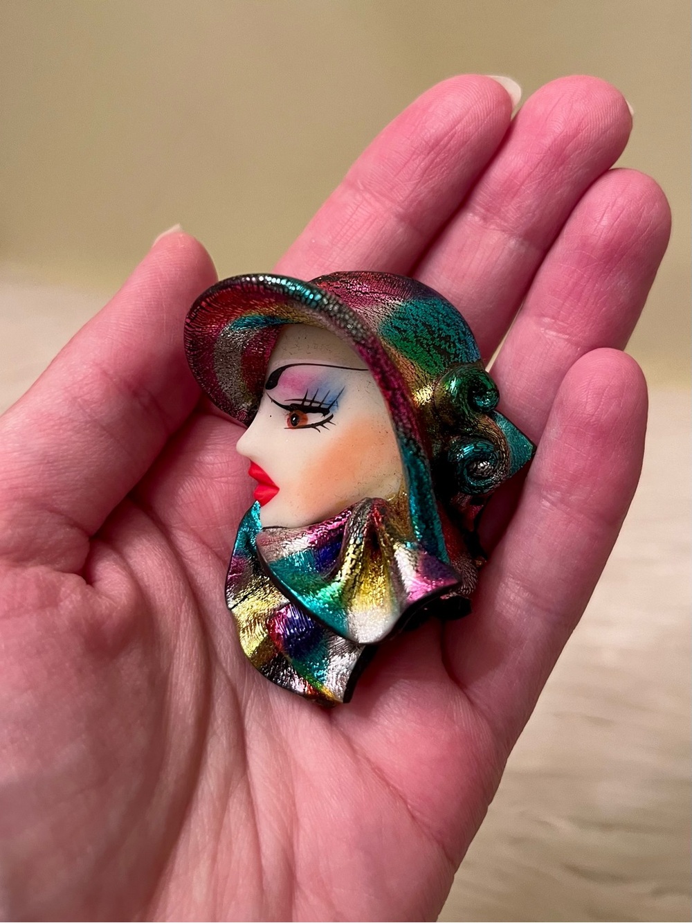 Vintage 1980s Iridescent Flapper Lady Face Profile Brooch